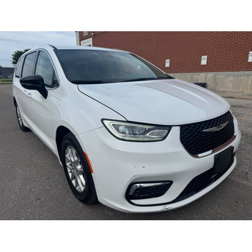 2024 Chrysler Pacifica...